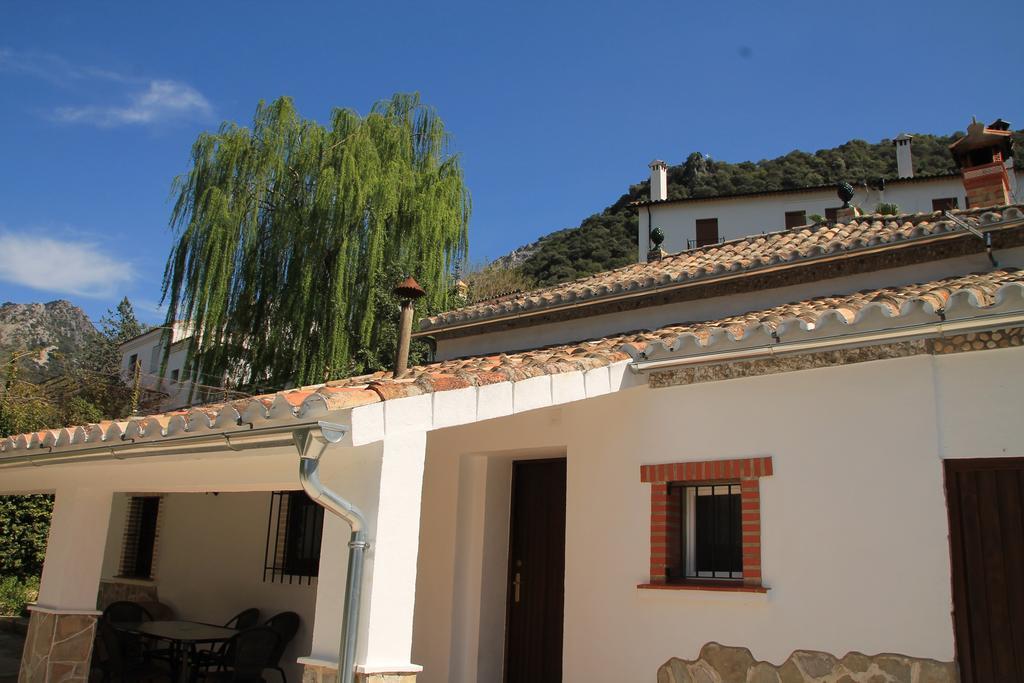 La Fuente De El Nacimiento Casa de hóspedes Benamahoma Exterior foto